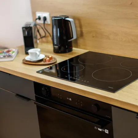 Emihouse Krakovska * ジェシュフ