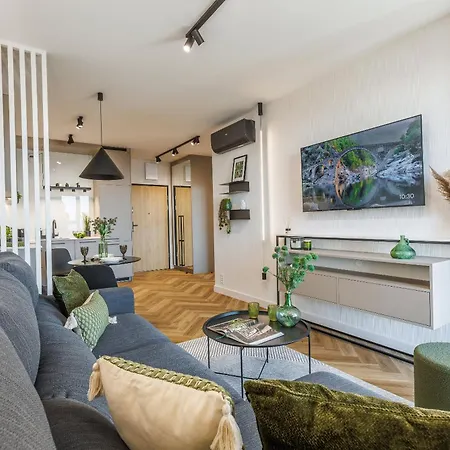 Emihouse Krakovska ジェシュフ